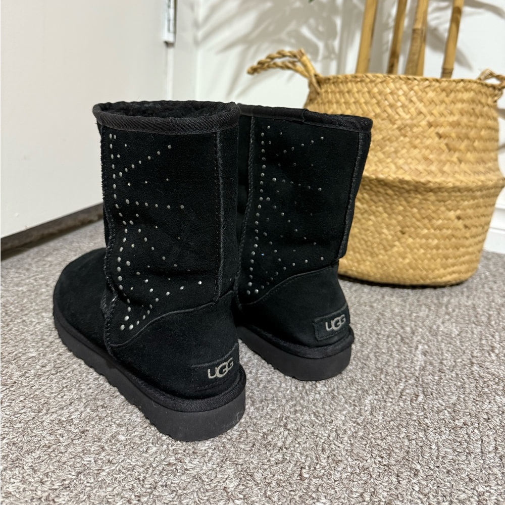 UCG 1110420 Classic Short Studded Black Swarovski Crystal Boot Womens Sz 7